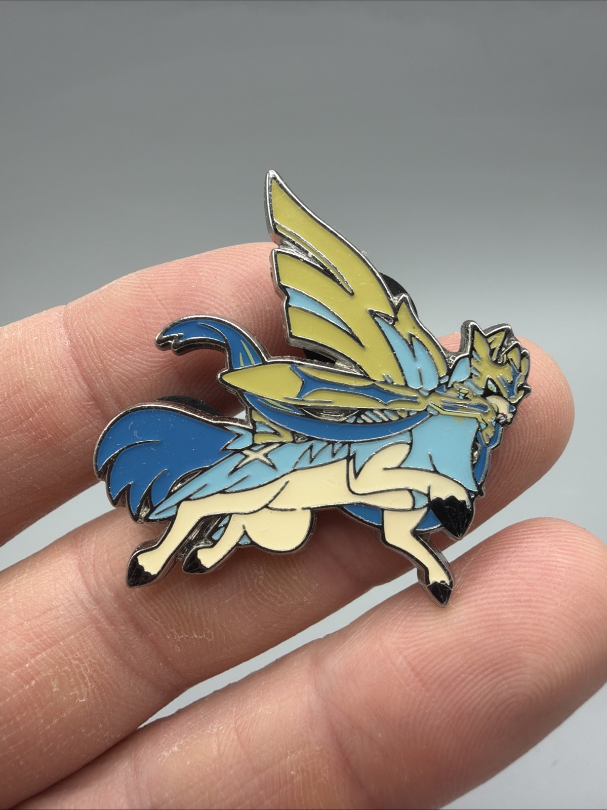 Pokémon Crown Zenith Shiny Zacian PIN Pokémon Crown Zenith Shiny Zacian PIN