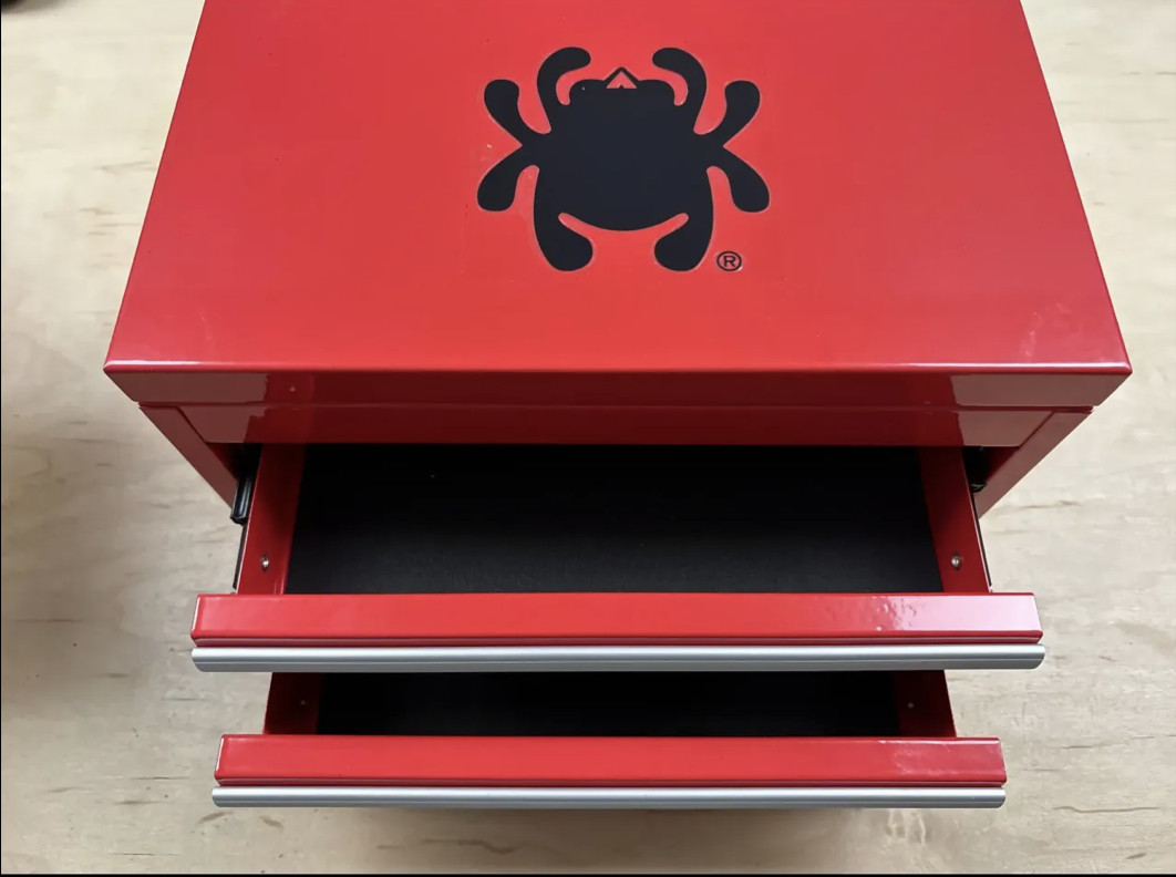 🔥 SPYDERCO × SMKW EXCLUSIVE TOOL BOX — BRAND NEW IN BOX 🔥
