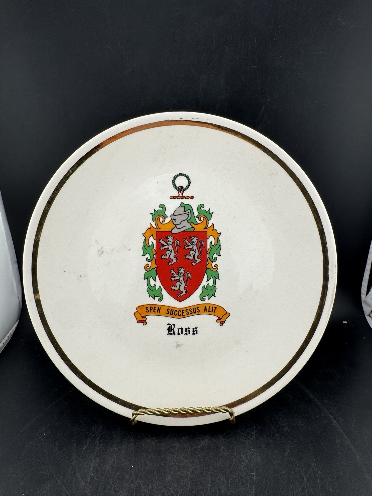 Vtg Ross Coat Of Arms Plate “Spen Successus Alit”