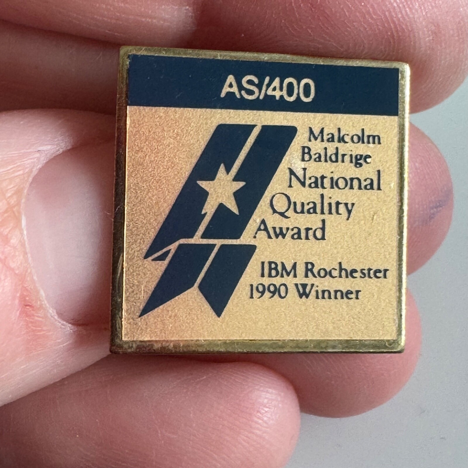 Vtg Malcolm Baldrige National Quality Award IBM Rochester 1990 Winner Pin Vtg Malcolm Baldrige National Quality Award IBM Rochester 1990 Winner Pin