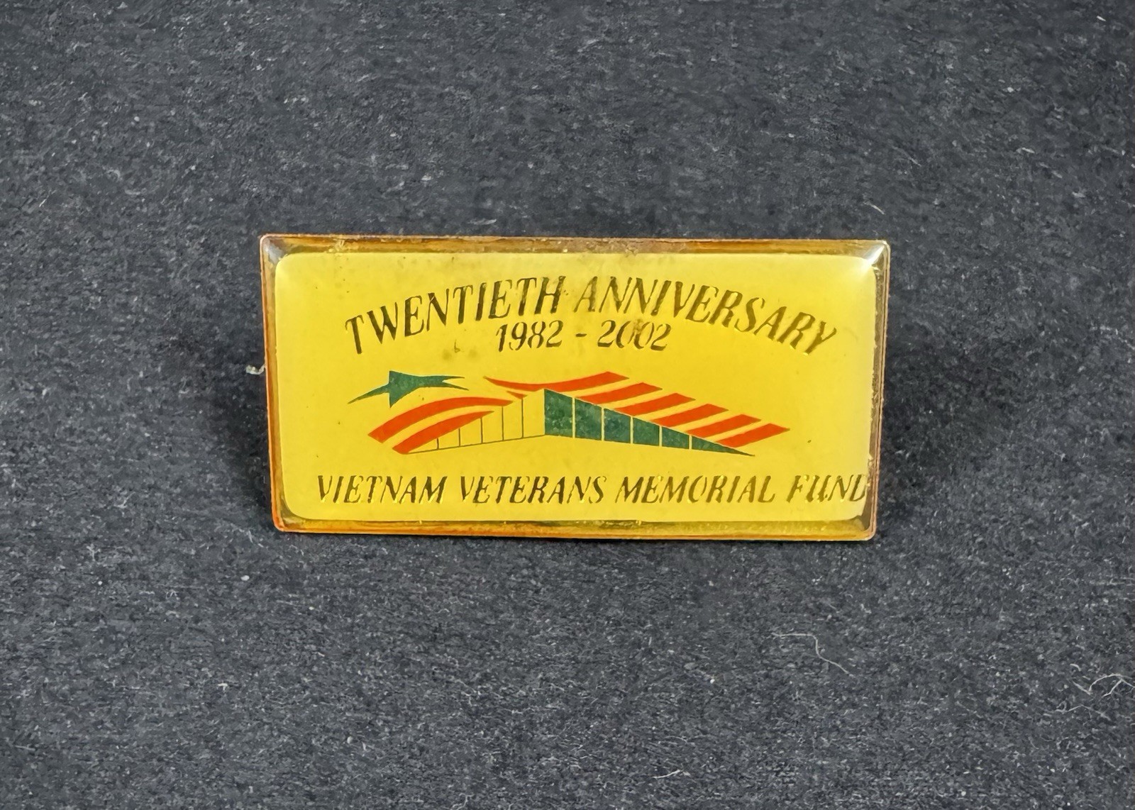 Vintage 1982 Twentieth Anniversary Vietnam Veterans Memorial Fund Pinback