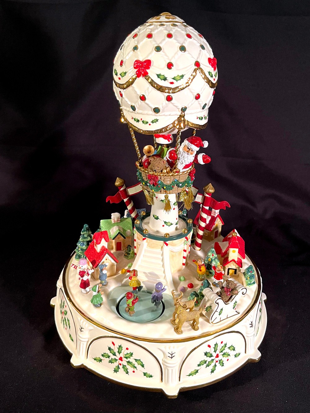Lenox 2004 Holiday Balloon Ride Music Box Carousel Centerpiece Santa Works/Plays Lenox 2004 Holiday Balloon Ride Music Box Carousel Centerpiece Santa Works/Plays