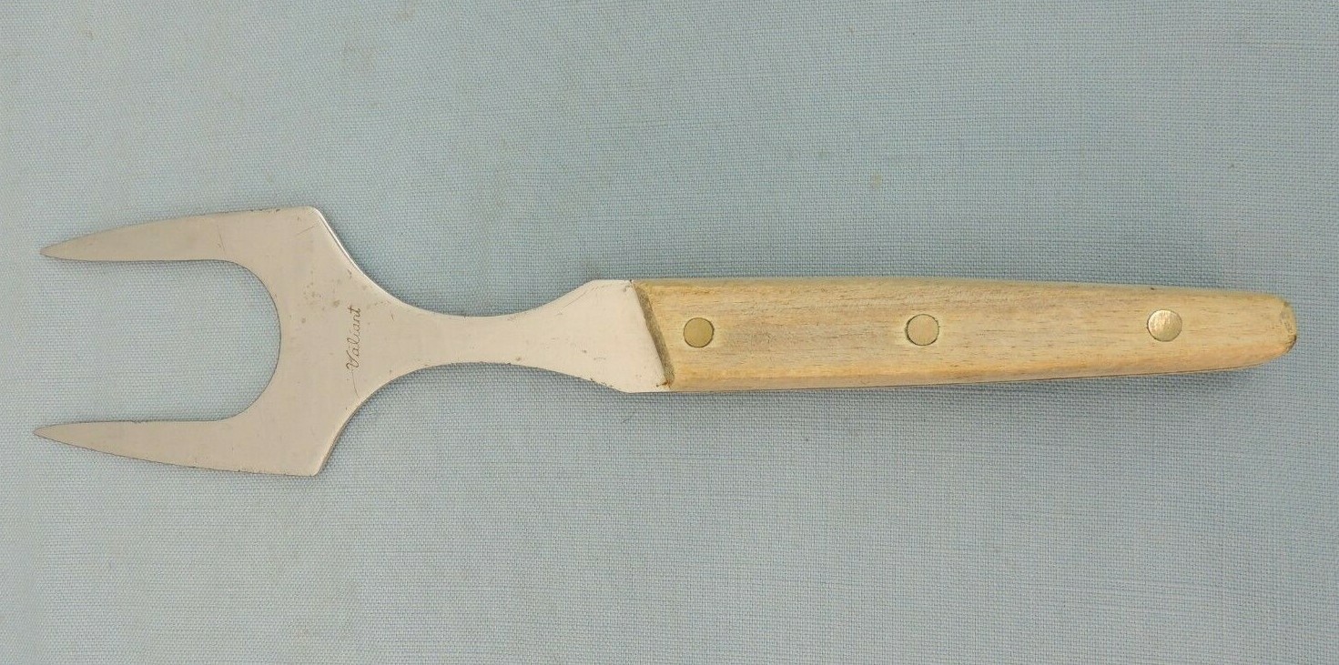 VINTAGE RETRO MED-CENTURY VALIANT MEAT FORK 12" VINTAGE RETRO MED-CENTURY VALIANT MEAT FORK 12"