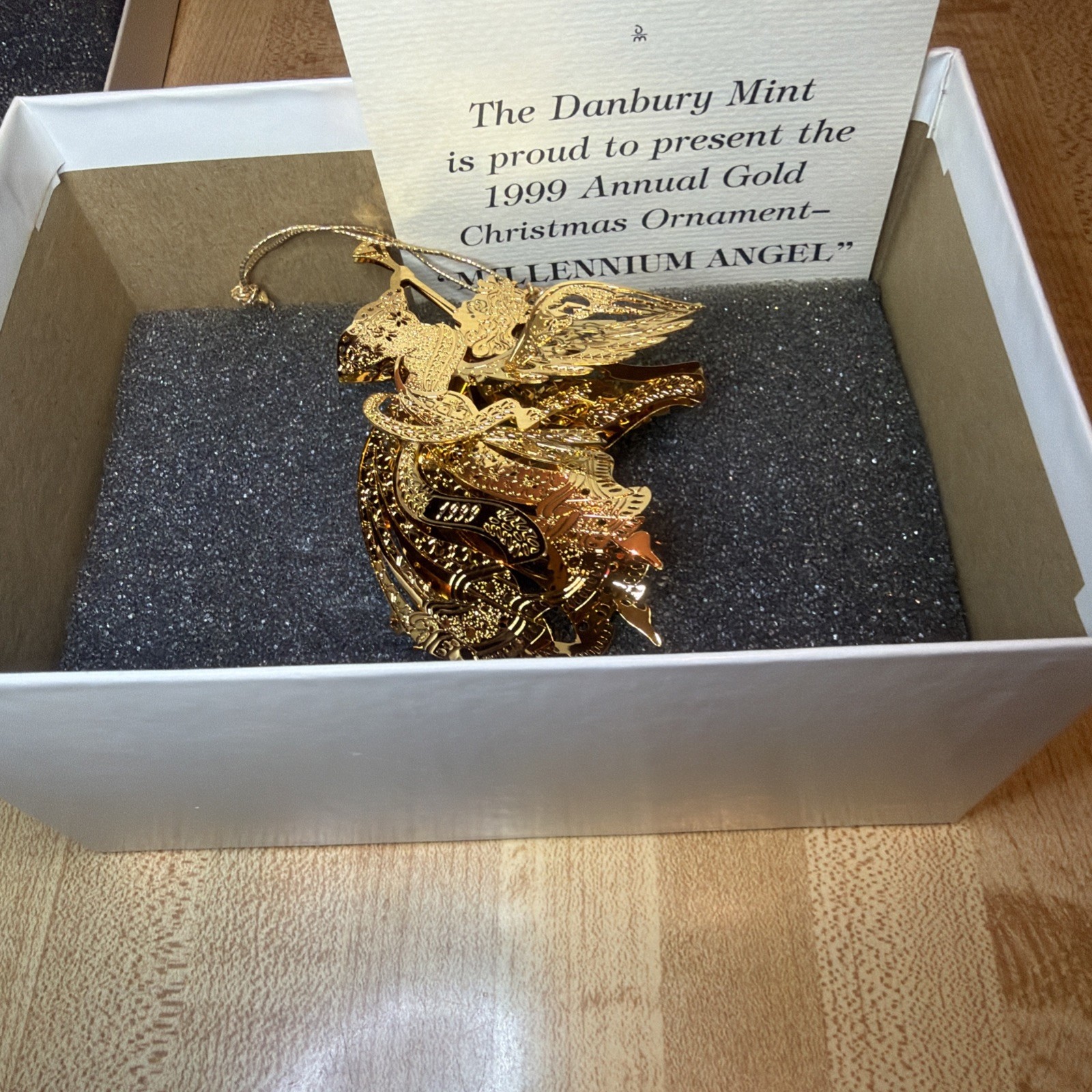 Vtg 1999 Danbury Mint Annual 23k Gold Plated Millennium Angel Christmas Ornament Vtg 1999 Danbury Mint Annual 23k Gold Plated Millennium Angel Christmas Ornament