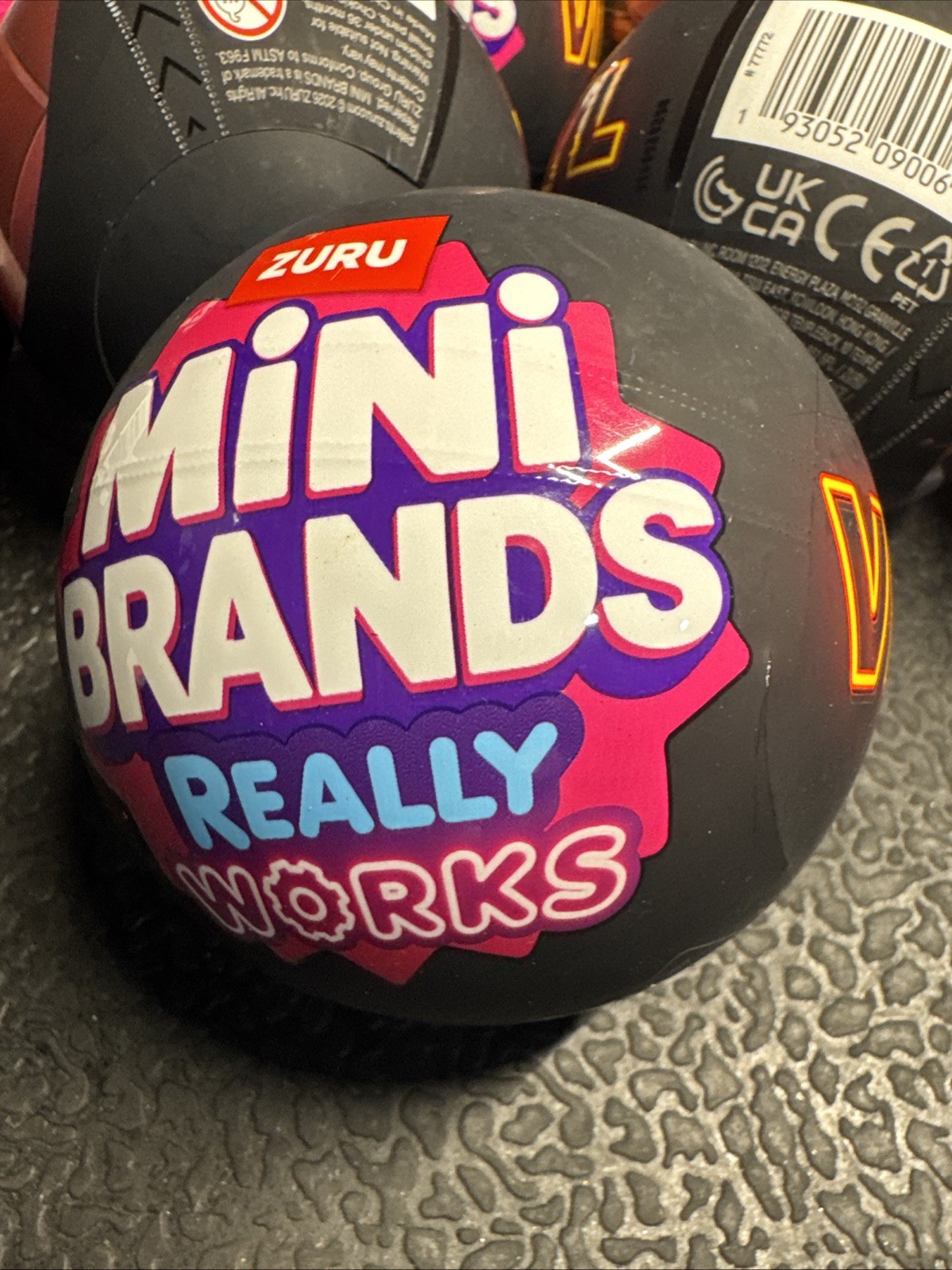 12 Zuru Mini Brands Really Works Vinyl Capsule Balls 12 Zuru Mini Brands Really Works Vinyl Capsule Balls