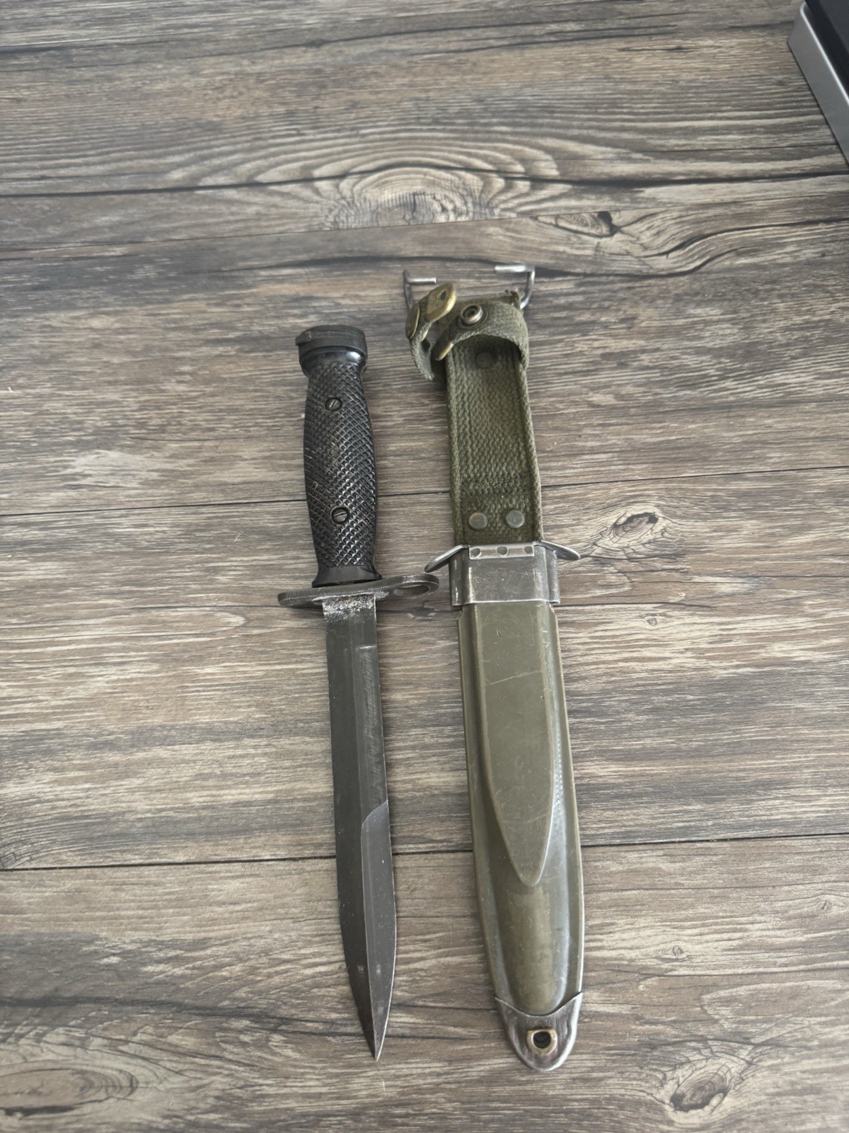 1966-69 USM4 CONETTA BAYONET W/SCABBARD.. 1966-69 USM4 CONETTA BAYONET W/SCABBARD..