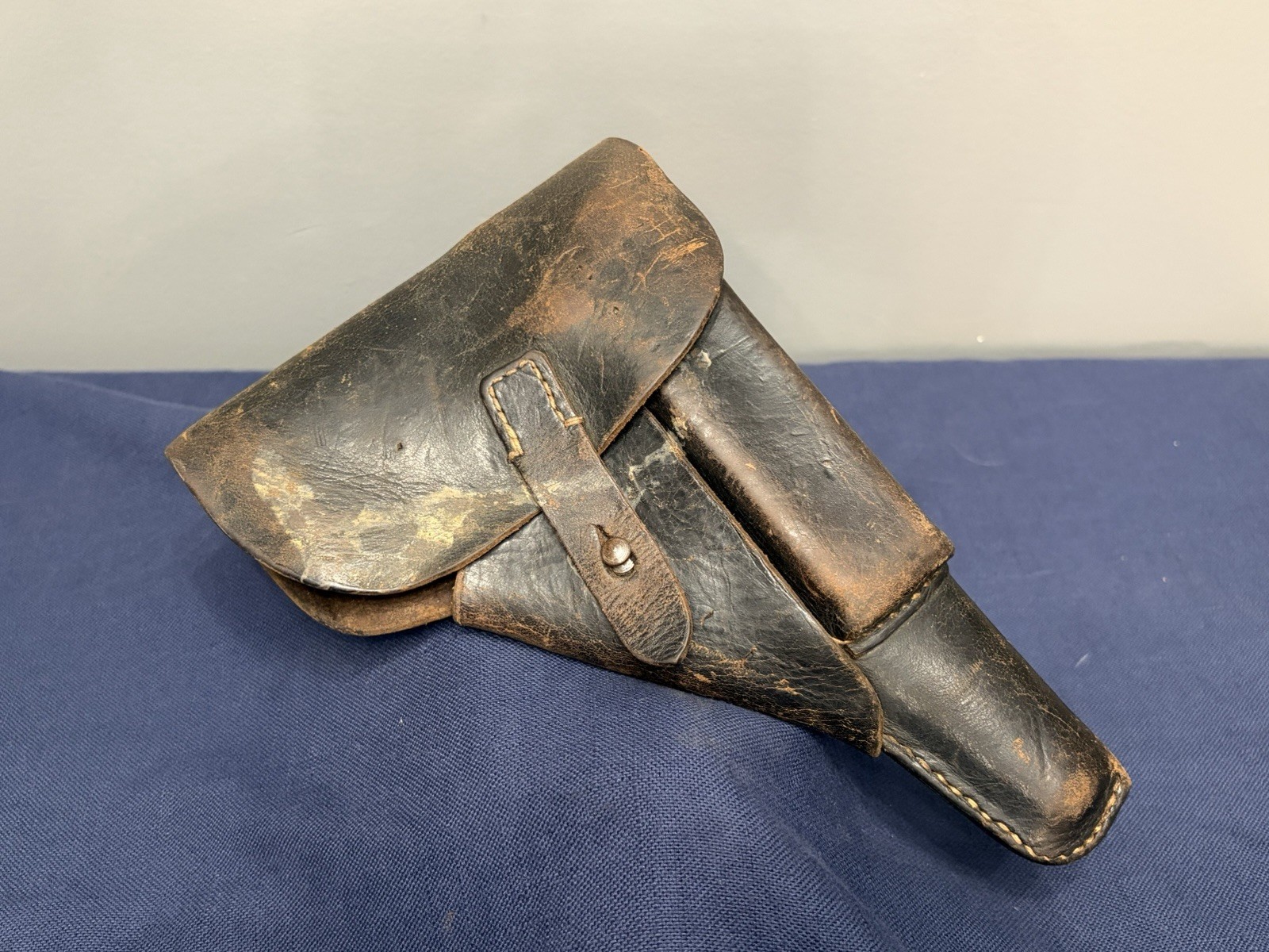 WW2 German P38 Holster 1944 Softshell Leather Pistol Original WW2 German P38 Holster 1944 Softshell Leather Pistol Original