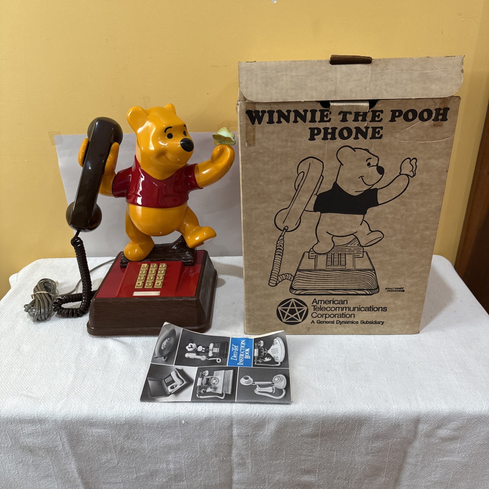 Vintage Disney Winnie The Pooh Bear Push Button Home Telephone 1964 Phone w Box