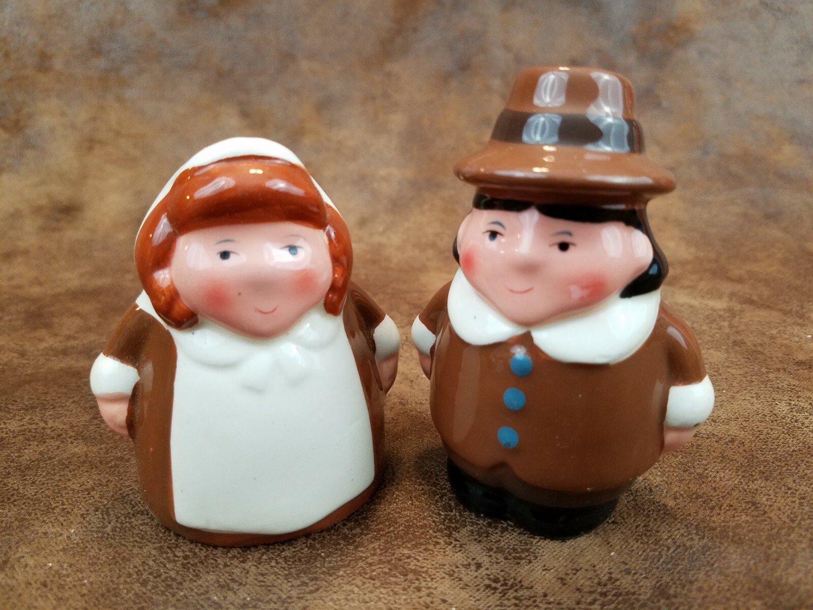 THANKSGIVING SALT & PEPPER SHAKERS LILGRIM PAIR PREMIERE EDITION 2004 PUBLIX THANKSGIVING SALT & PEPPER SHAKERS LILGRIM PAIR PREMIERE EDITION 2004 PUBLIX