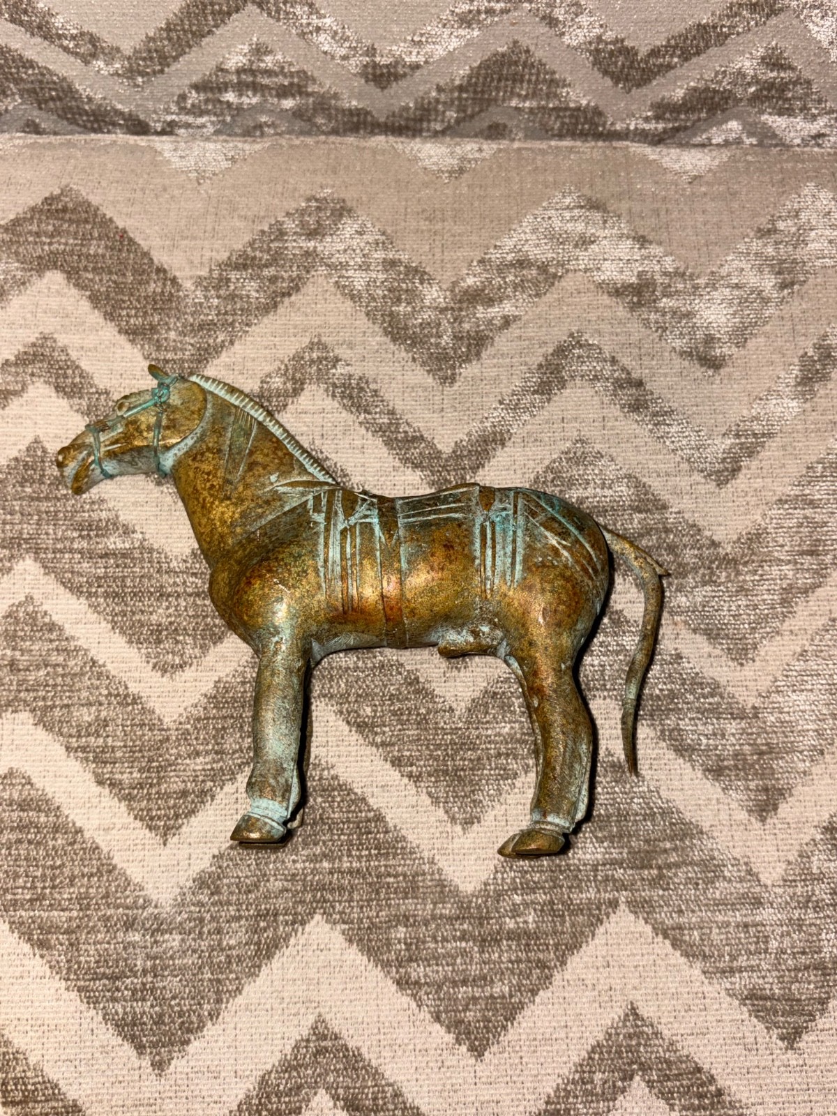 VINTAGE CHINESE STYLE BRONZE METAL HORSE FIGURE TANG DYNASTY DESIGN VINTAGE CHINESE STYLE BRONZE METAL HORSE FIGURE TANG DYNASTY DESIGN