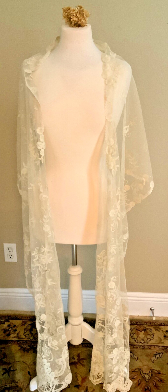 Princess Lace Brussels Antique Point D'esprit Appliquéd Net Wedding Veil Stole Princess Lace Brussels Antique Point D'esprit Appliquéd Net Wedding Veil Stole