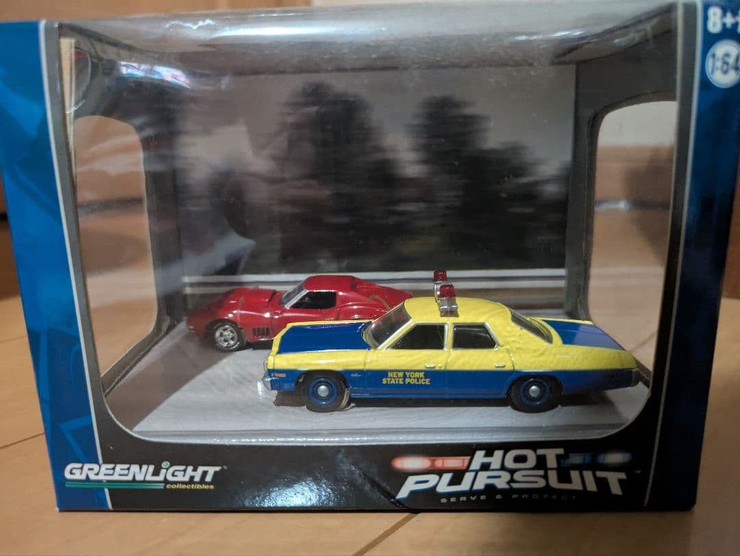 Greenlight Hot Pursuit 1/64 Age14+ Greenlight Hot Pursuit 1/64 Age14+
