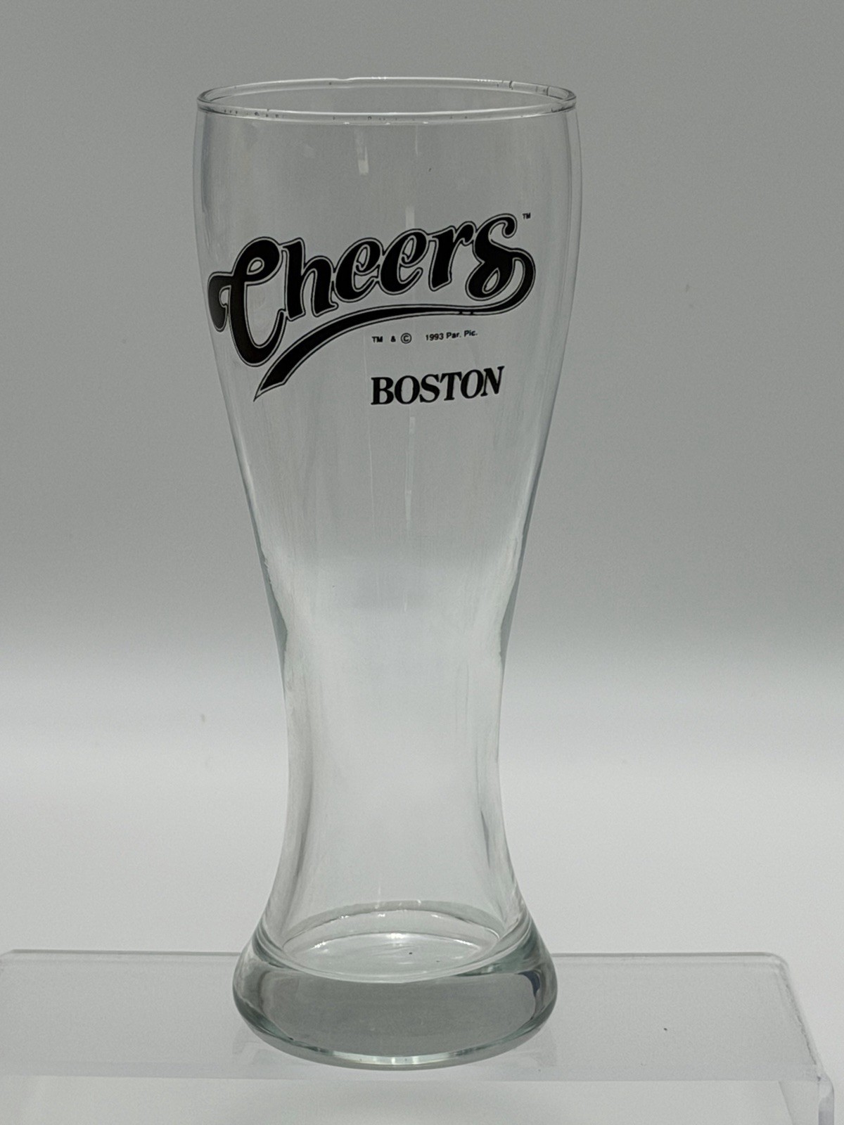 CHEERS Boston Bar Beer Pilsner Glass 1998 8.5" Tall CHEERS Boston Bar Beer Pilsner Glass 1998 8.5" Tall