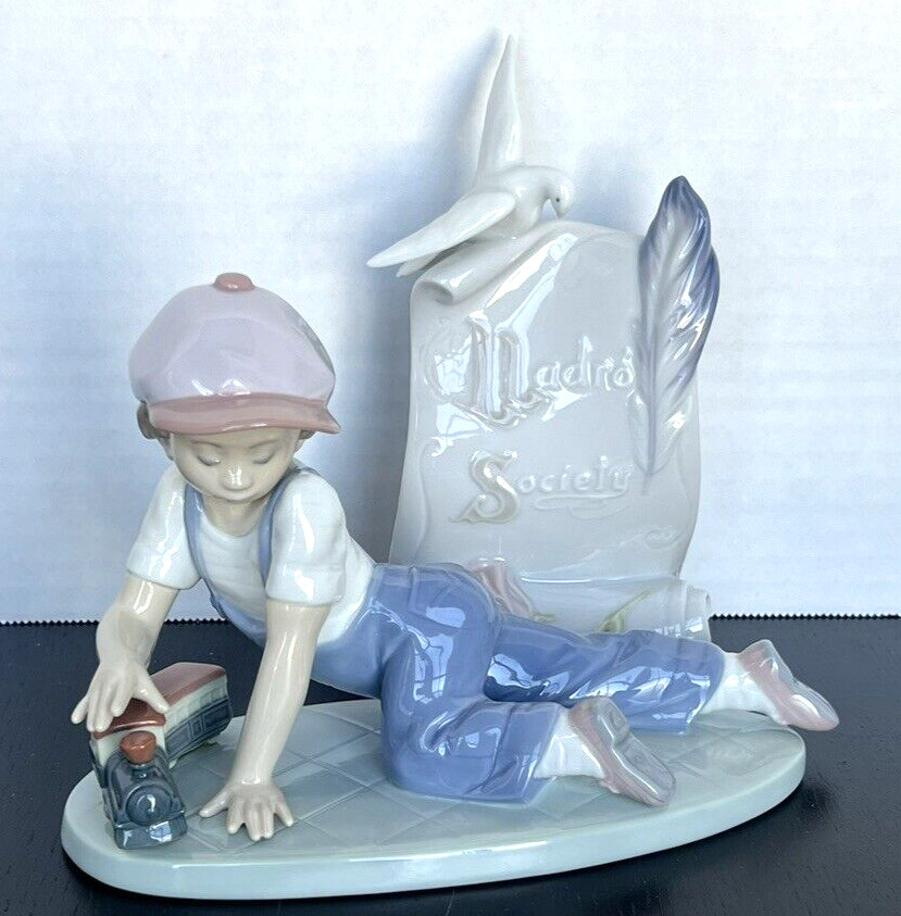 Lladro 7619 ALL ABOARD 1992 Society Boy Playing with Train Figuine Retired Mint