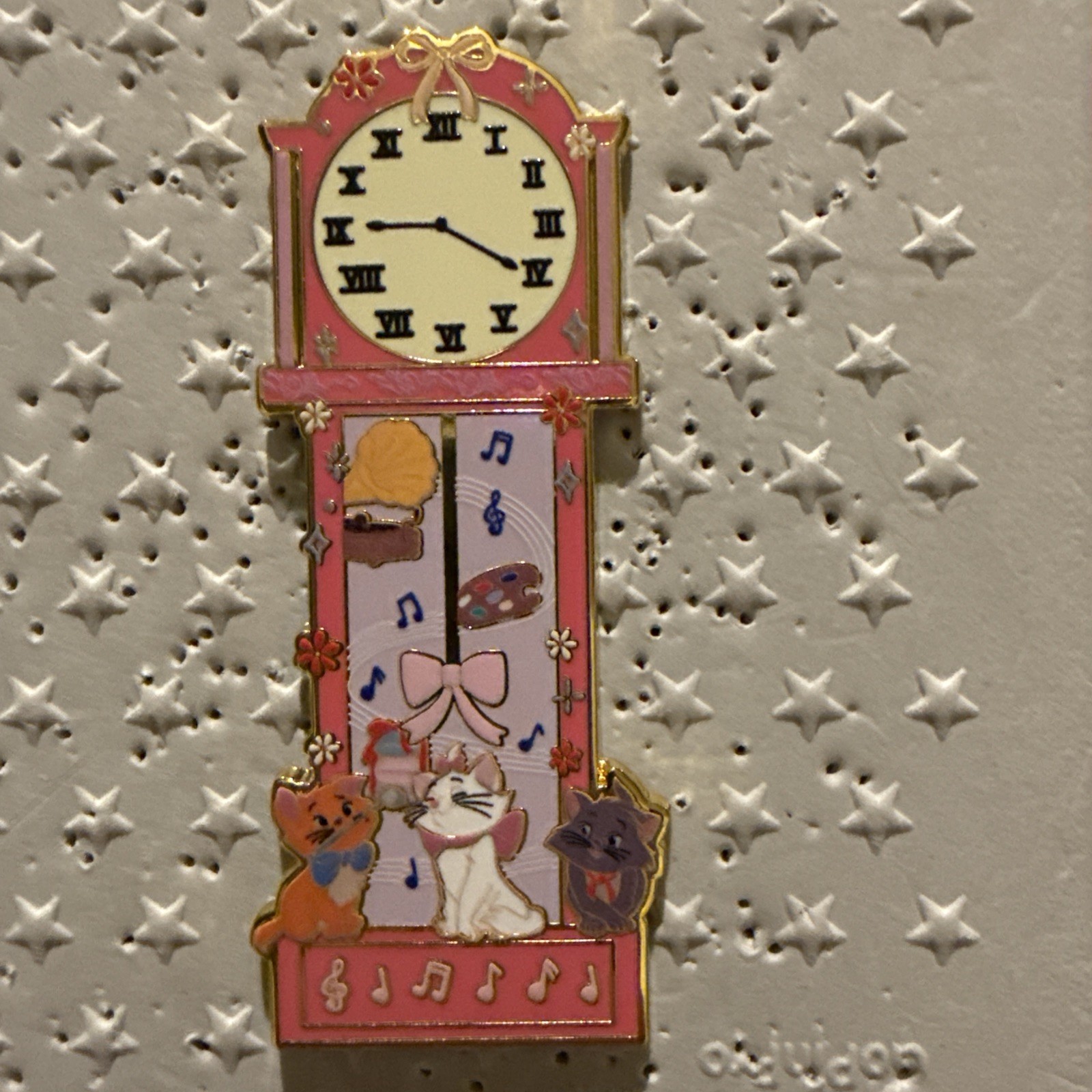Disney Monogram Grandfather Clock Pin - The Aristocats-Marie, Toulouse & Berlioz Disney Monogram Grandfather Clock Pin - The Aristocats-Marie, Toulouse & Berlioz