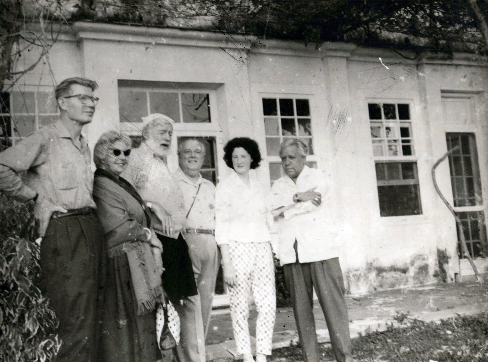 CUBA CUBAN POET NICOLAS GUILLEN + ERNEST HEMINGWAY HAVANA 1950s ORIG PHOTO MA84 CUBA CUBAN POET NICOLAS GUILLEN + ERNEST HEMINGWAY HAVANA 1950s ORIG PHOTO MA84