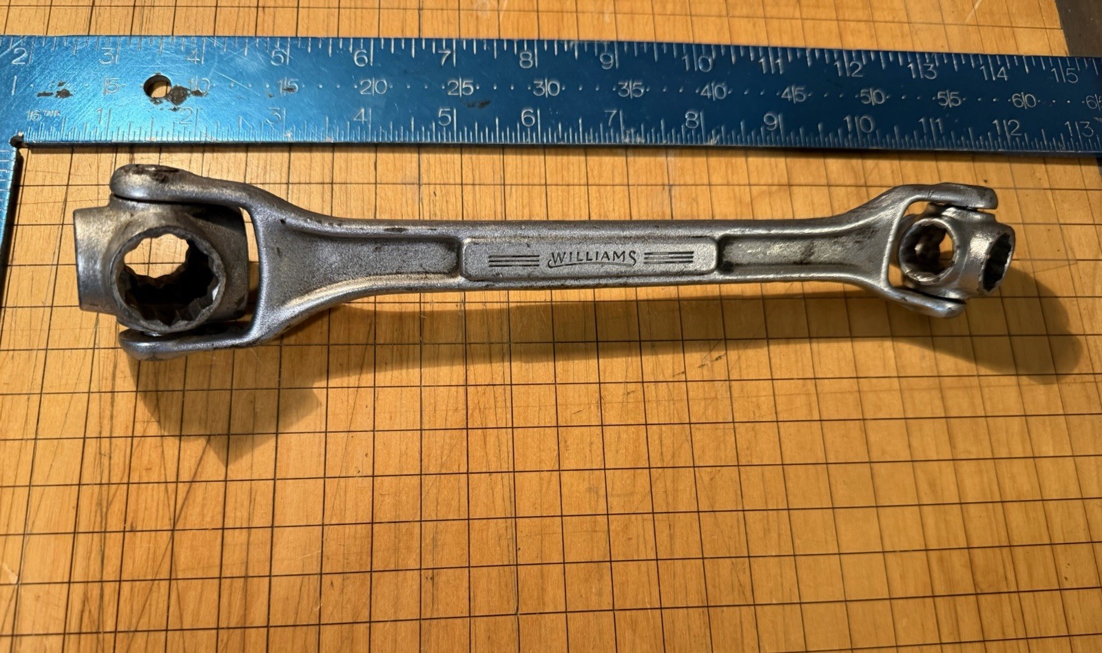 Vintage J.H. Williams No. 1999 Multisocket 8-in-1 Dog Bone Wrench SAE USA Made Vintage J.H. Williams No. 1999 Multisocket 8-in-1 Dog Bone Wrench SAE USA Made