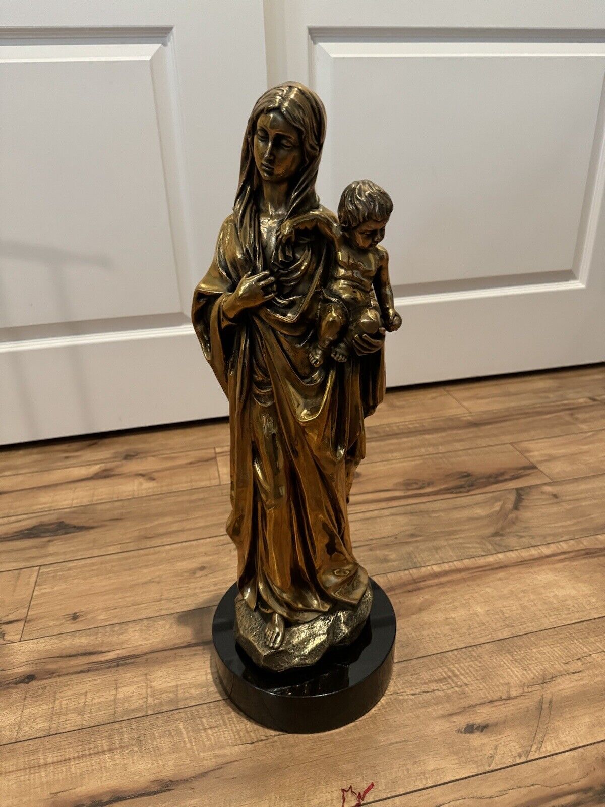 madonna and child statue Bronze
