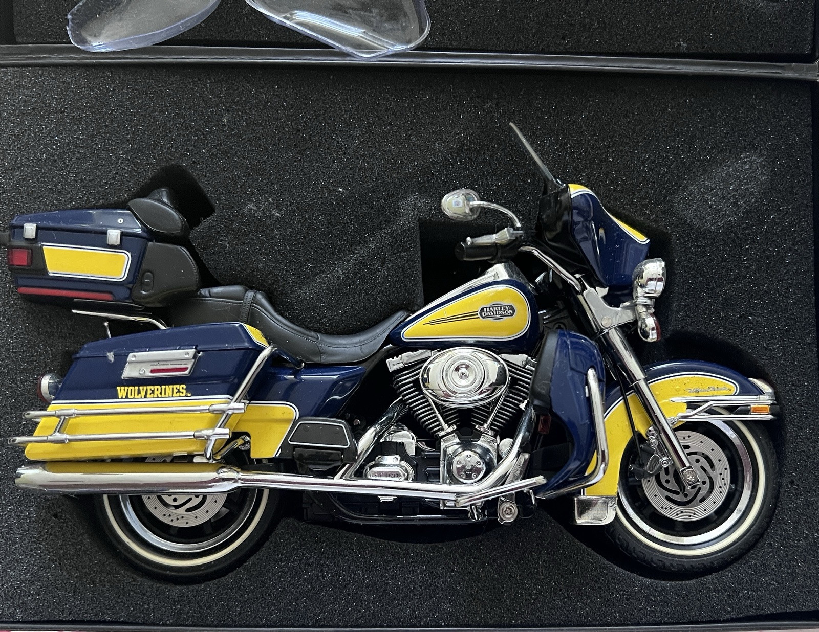 Michigan Wolverines 1/12 Harley Davidson Ultra Classic
