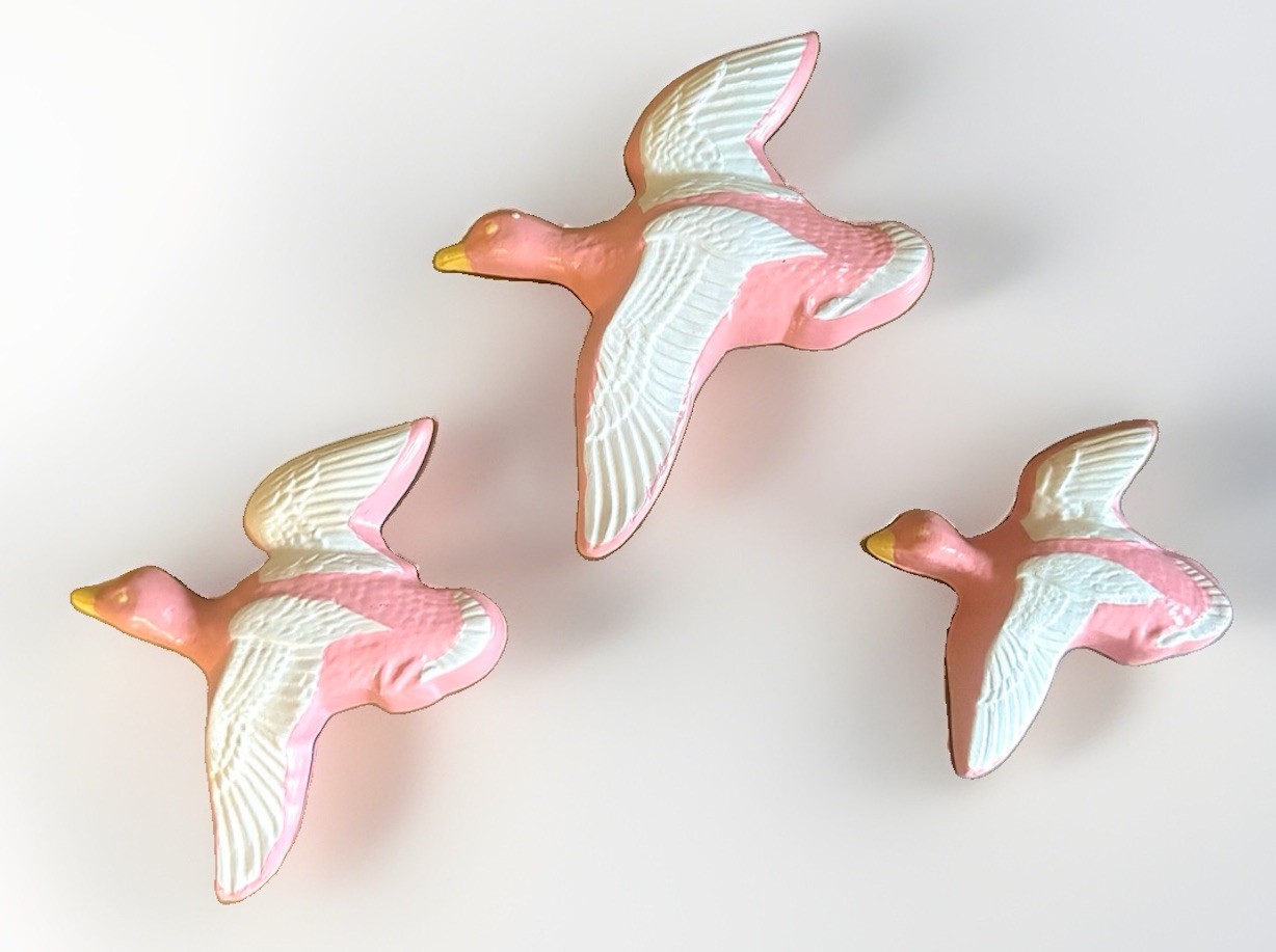 Vintage MCM ChalkWare Pink Flying Geese Wall Decor Vintage MCM ChalkWare Pink Flying Geese Wall Decor