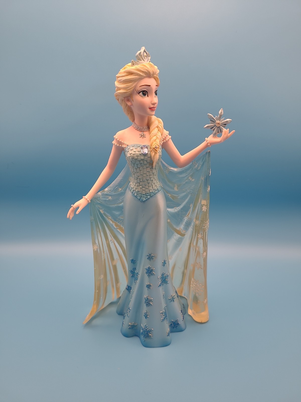 Disney Showcase Collection Frozen Elsa Figurine #4045446 by Enesco Disney Showcase Collection Frozen Elsa Figurine #4045446 by Enesco