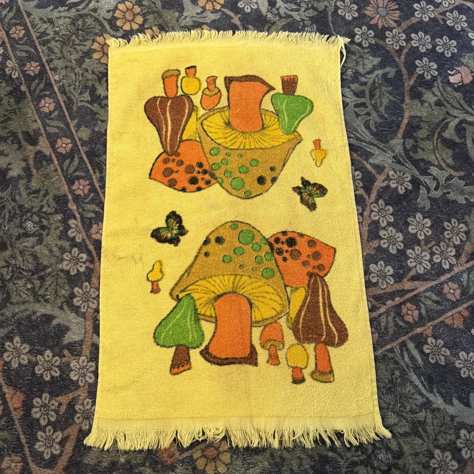 Vintage 1970s Cannon Mushroom Butterfly Hand Towel Yellow Fringe Kitchen Vintage 1970s Cannon Mushroom Butterfly Hand Towel Yellow Fringe Kitchen
