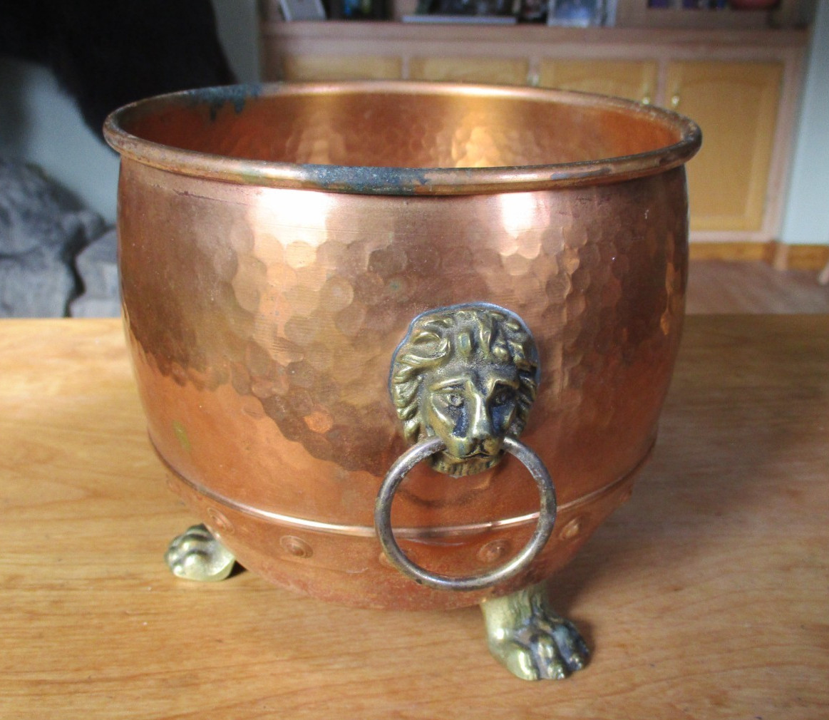 VTG Peerage England Lion Handled & Footed Copper & Brass Pot / Planter VTG Peerage England Lion Handled & Footed Copper & Brass Pot / Planter