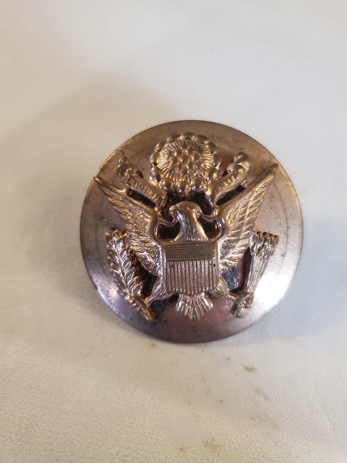 WW11 U.S. Army Enlisted Visor Cap Badge WW11 U.S. Army Enlisted Visor Cap Badge
