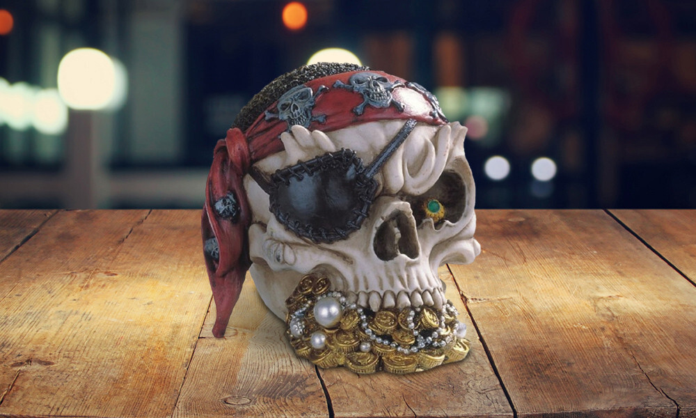 Gothic Pirate Skull w/Bandana 3.75"H Medieval Halloween Figurine Room Decor Gothic Pirate Skull w/Bandana 3.75"H Medieval Halloween Figurine Room Decor