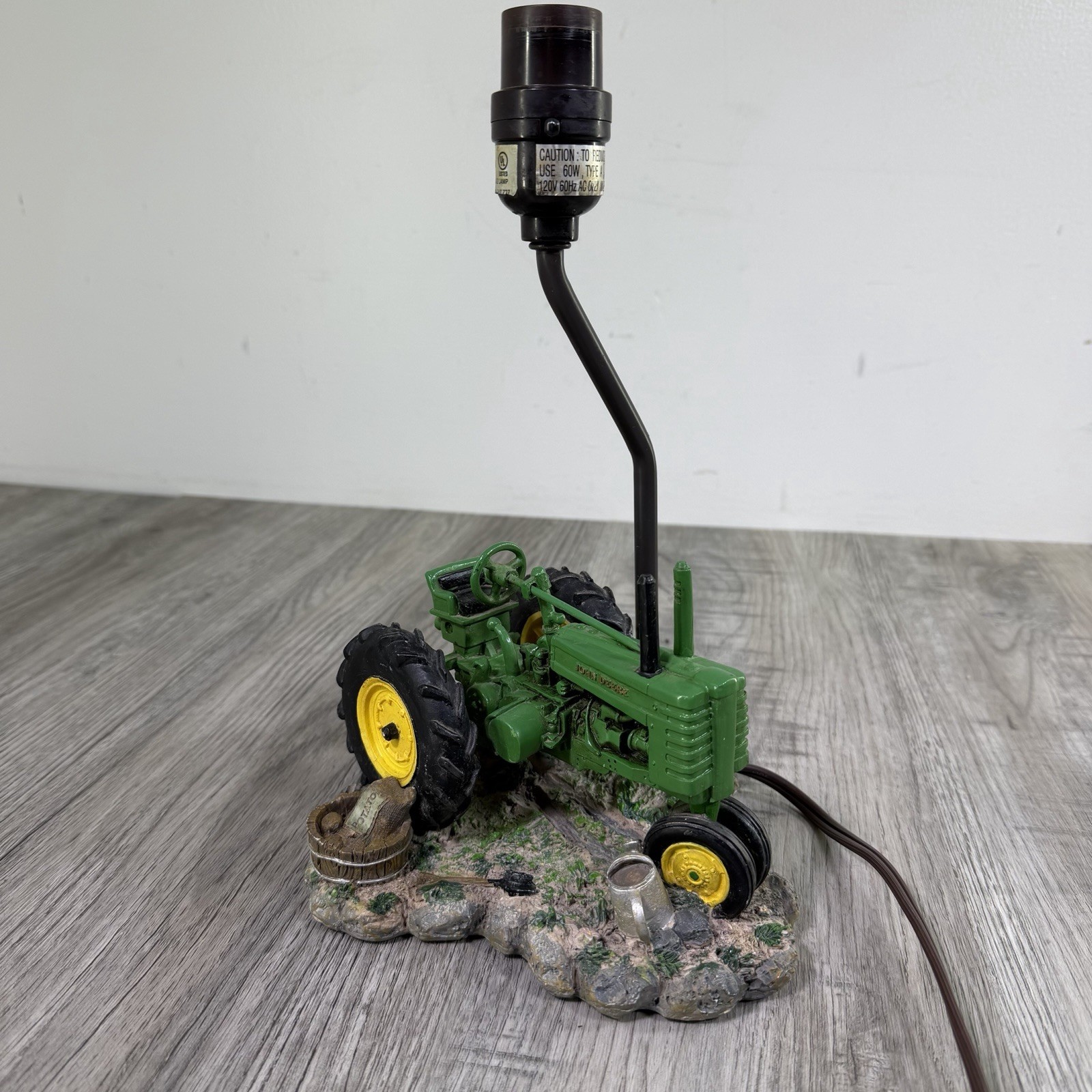 Vintage John Deere Tractor Lamp Night Stand Table Farm Decor Tested No Shade Vintage John Deere Tractor Lamp Night Stand Table Farm Decor Tested No Shade