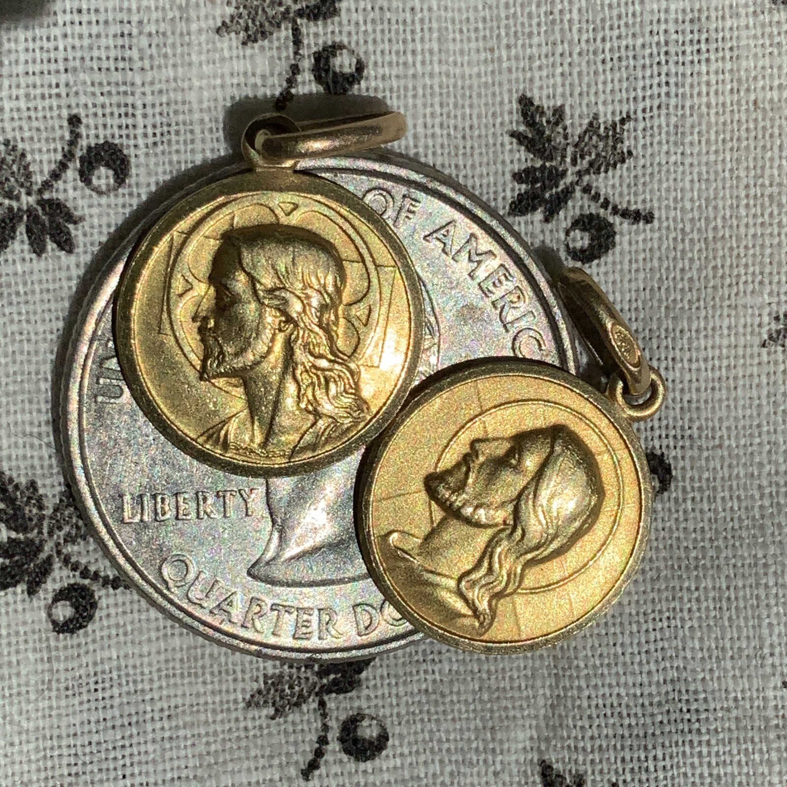 WOW Rare OLD Vintage Italy 18K GOLD JESUS VATICAN Medal Dio Ti Protegga Pendant WOW Rare OLD Vintage Italy 18K GOLD JESUS VATICAN Medal Dio Ti Protegga Pendant