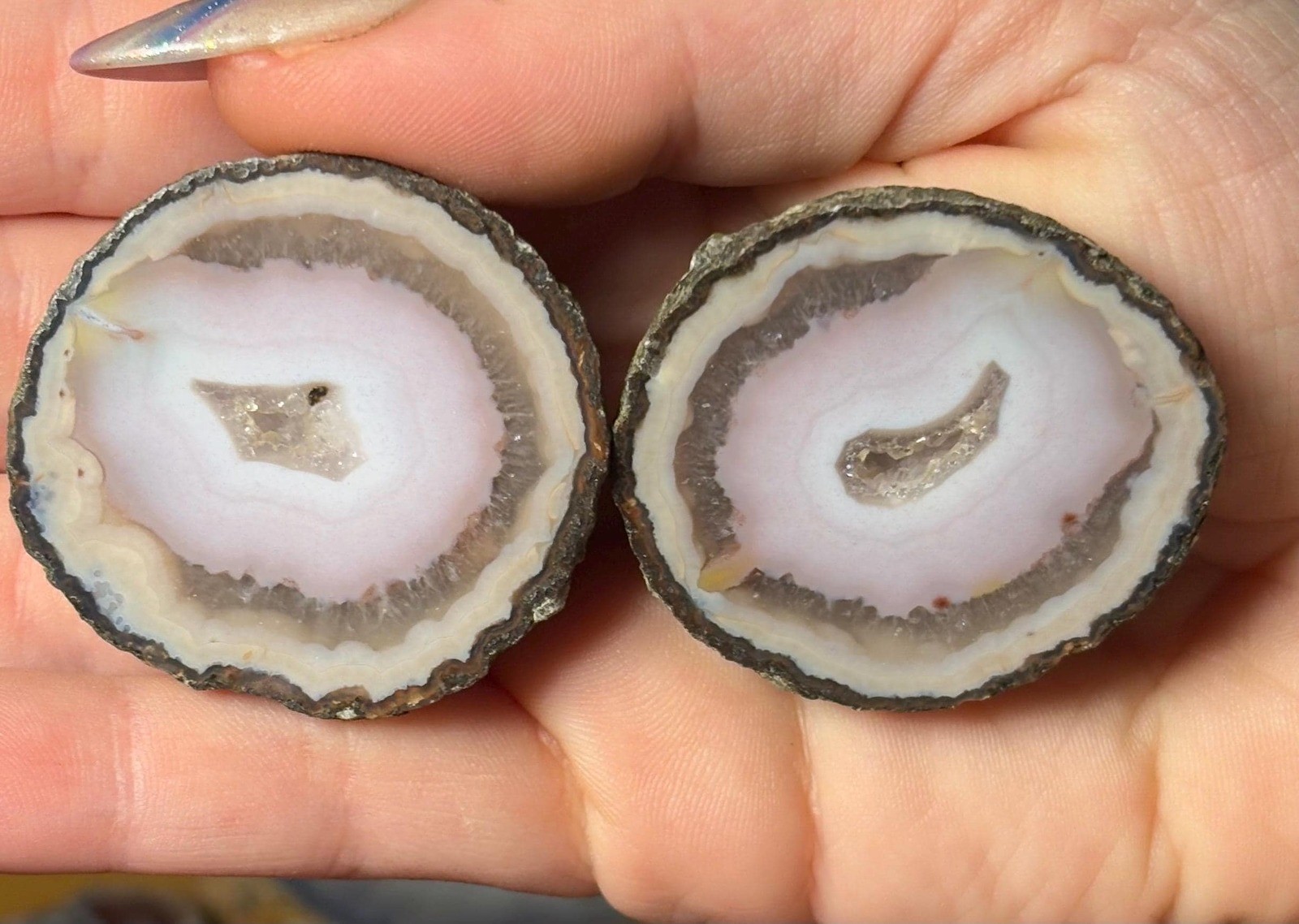 Zhanguo Agate Pair | Warring States Banded Chalcedony Geode Specimen Zhanguo Agate Pair | Warring States Banded Chalcedony Geode Specimen