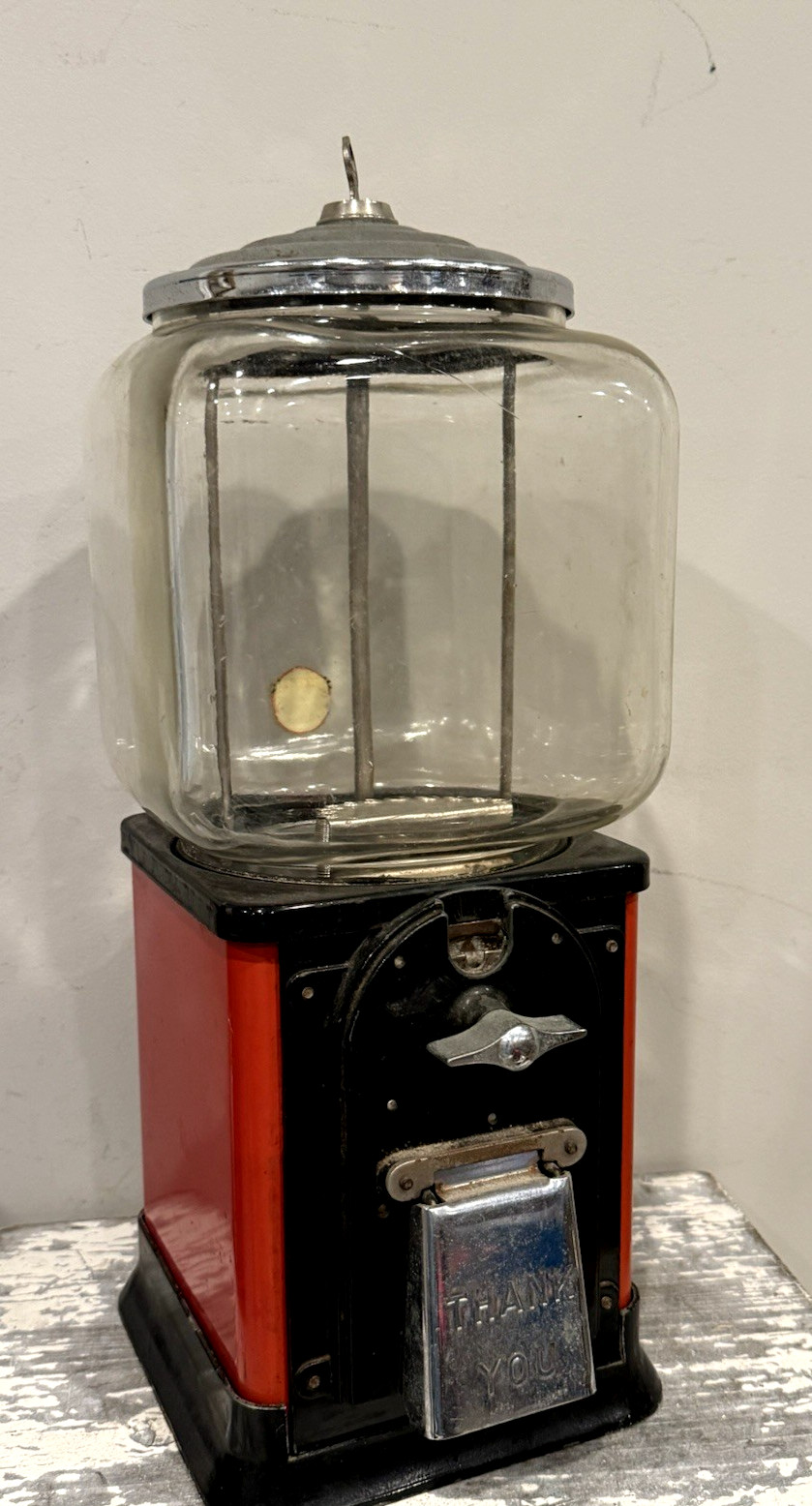 1950 VINTAGE PENNY COIN OP VICTOR TOPPER GUMBALL VENDING MACHINE WITH KEY (EY) 1950 VINTAGE PENNY COIN OP VICTOR TOPPER GUMBALL VENDING MACHINE WITH KEY (EY)