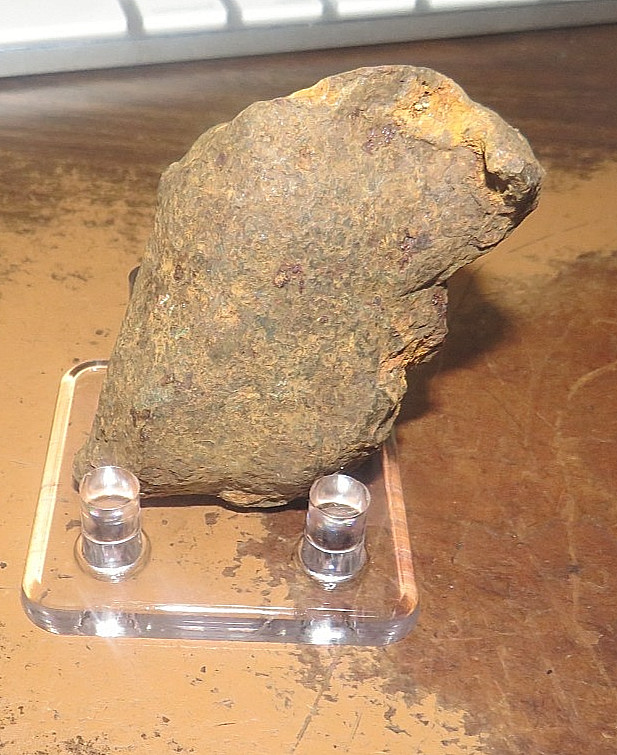 174 GM. Egypt Gebel Kamil Iron meteorite complete individual W/ STAND; RARE .38#