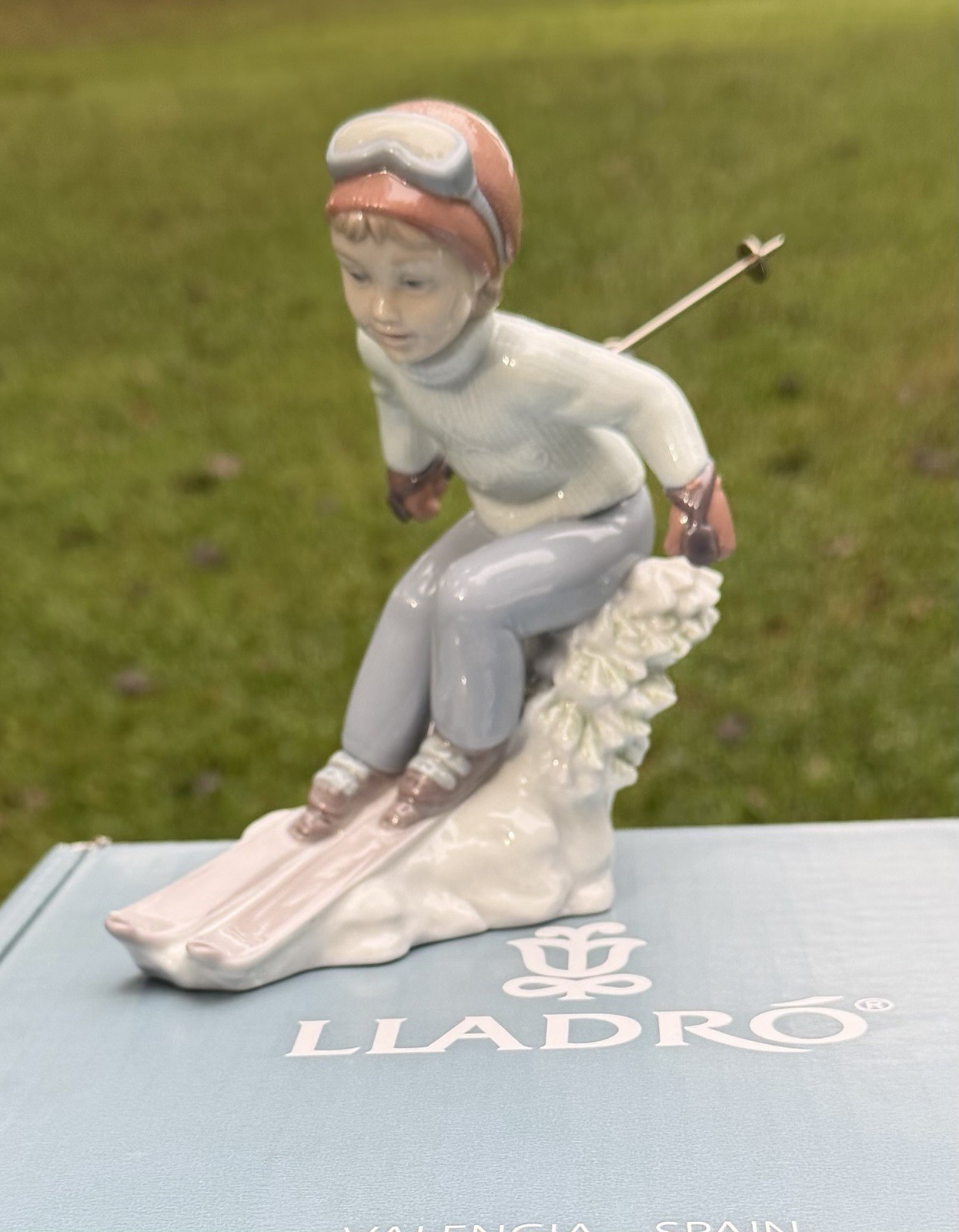 Lladro Figurine #8325 "I’ll Get There First " Original Packaging & 