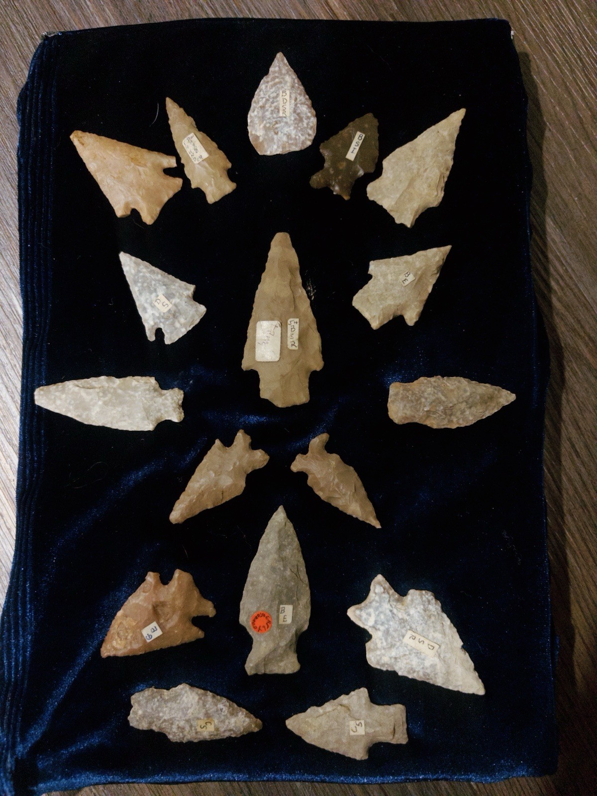 15 Authentic Native American Arrowheads Spear Points Artifact Collection Lot 15 Authentic Native American Arrowheads Spear Points Artifact Collection Lot