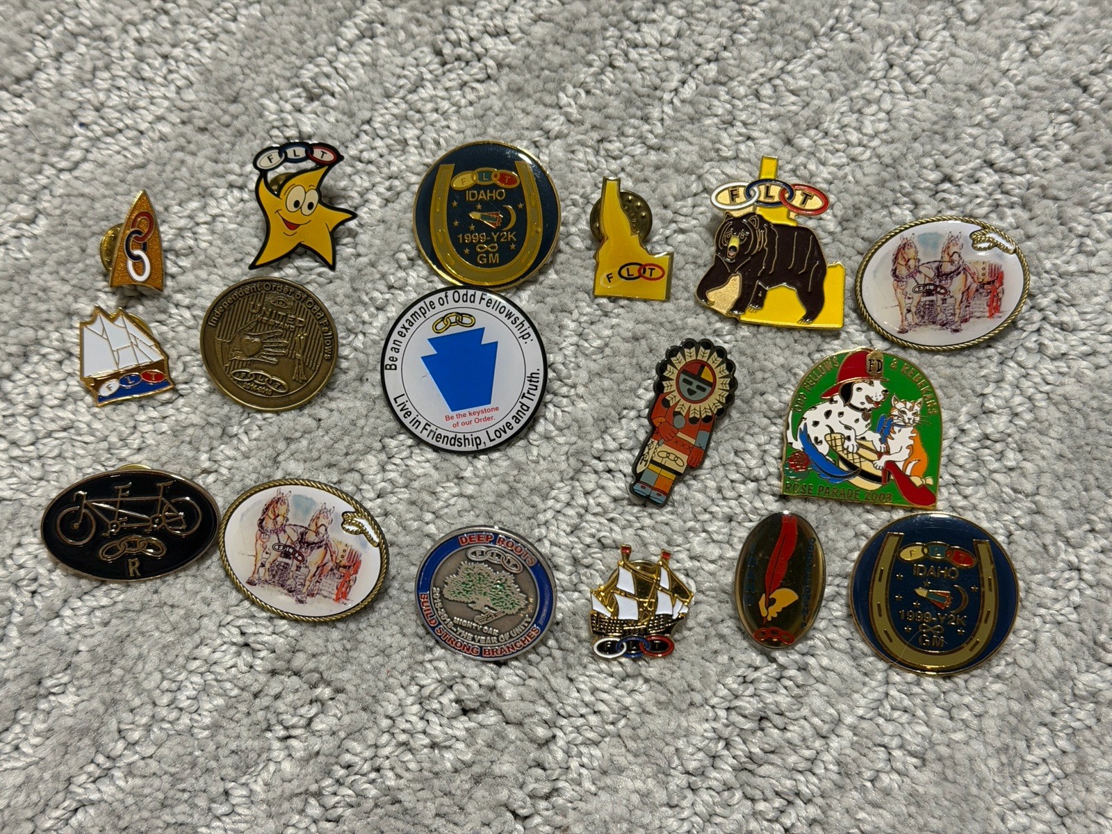 Lot of (17) IOOF Odd Fellows Fraternal Pins Lot of (17) IOOF Odd Fellows Fraternal Pins