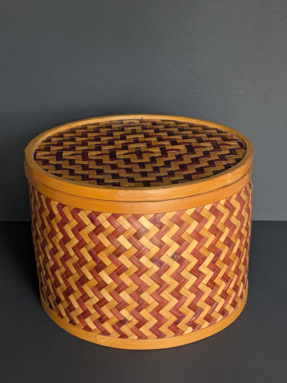 Vintage Round Bamboo Woven Lidded Basket Box Two Tone Geometric Boho Storage Vintage Round Bamboo Woven Lidded Basket Box Two Tone Geometric Boho Storage