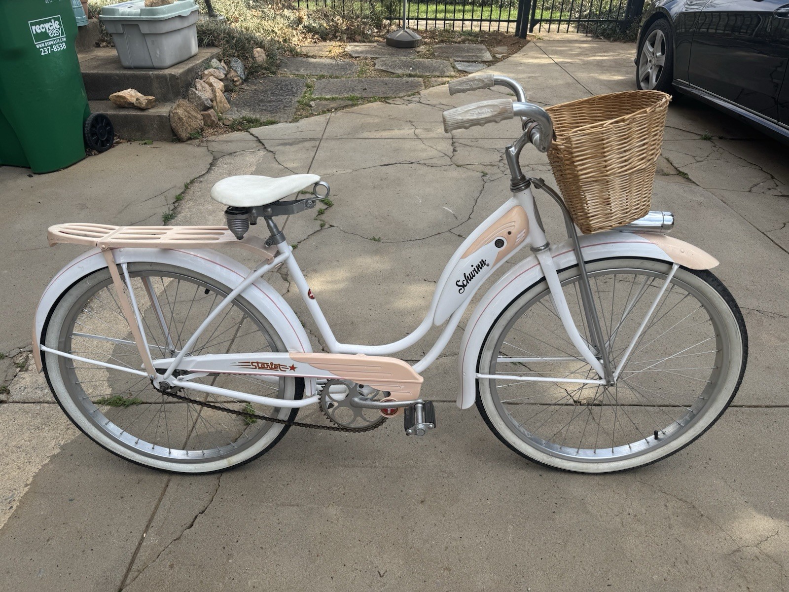 1953 Schwinn Pink starlet ladies bicycle 26” with Basket. In great condition 1953 Schwinn Pink starlet ladies bicycle 26” with Basket. In great condition