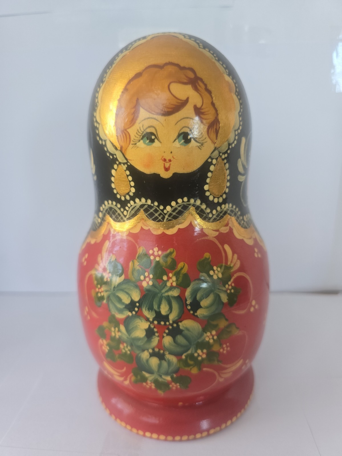 VTG Russian Matryoshka Gold Leaf Nesting Dolls - 7 Pieces - 8in Tallest, Signed VTG Russian Matryoshka Gold Leaf Nesting Dolls - 7 Pieces - 8in Tallest, Signed