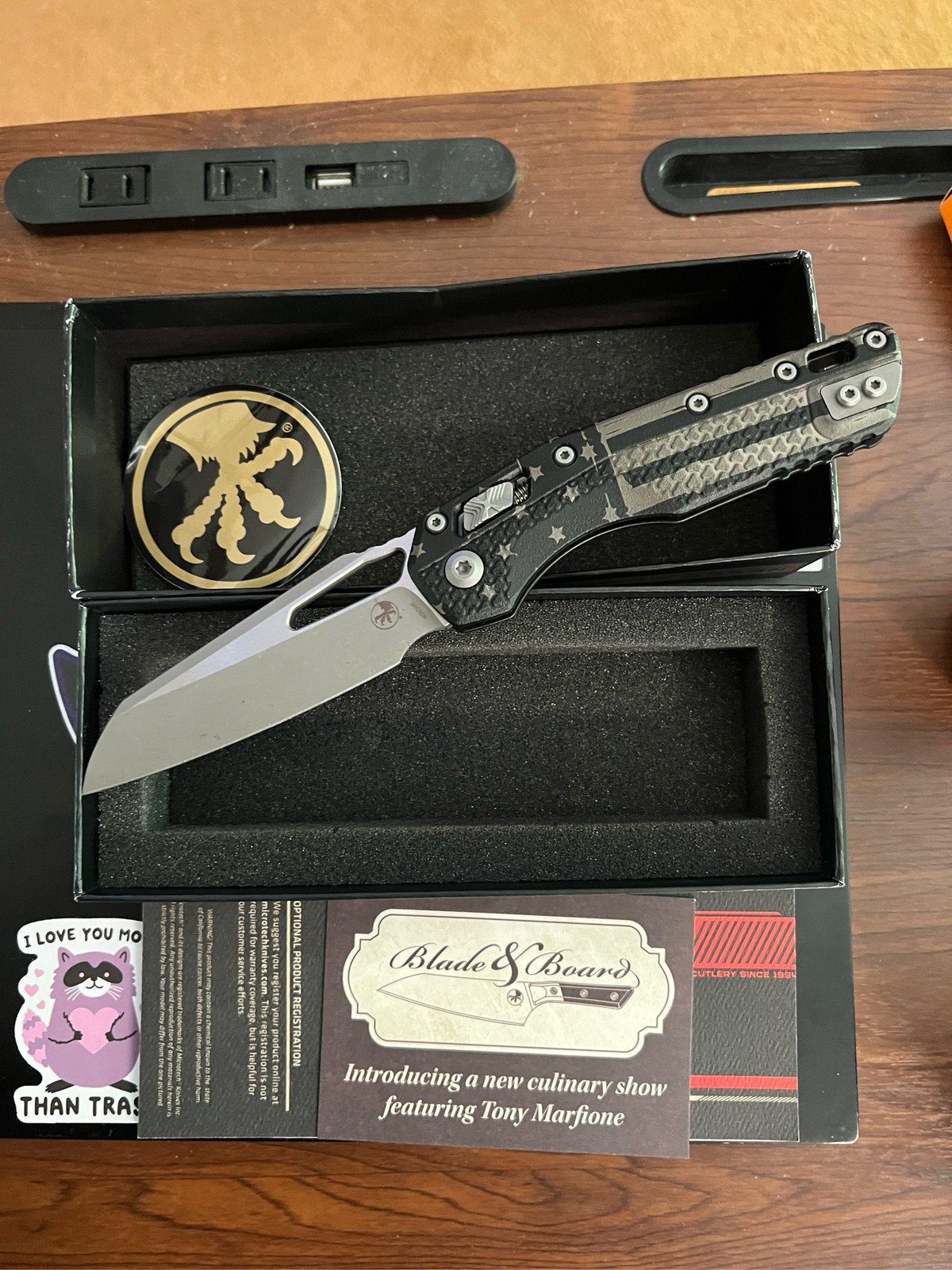 Microtech MSI RAM-LOK Carbon Fiber Flag Manual Folding Knife M390 Microtech MSI RAM-LOK Carbon Fiber Flag Manual Folding Knife M390