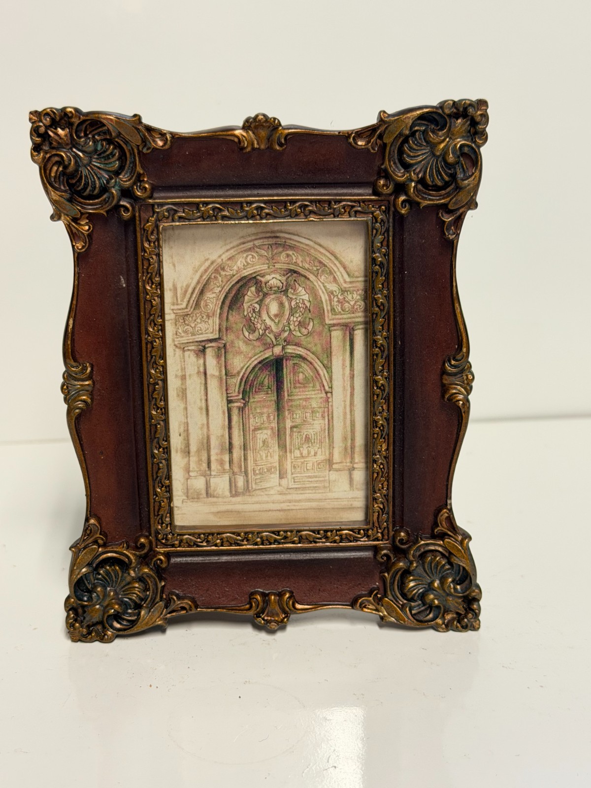 Ornate Victorian Style Picture standing Frame 4.5" x 3.5" Ornate Victorian Style Picture standing Frame 4.5" x 3.5"