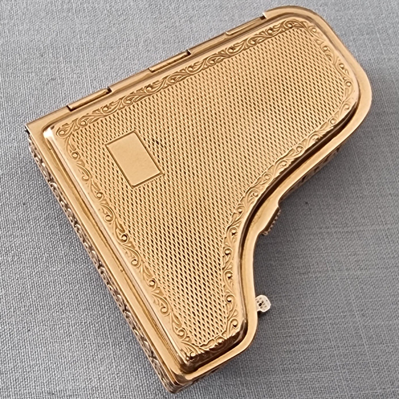 STUNNING VINTAGE BRASS PYGMALION PIANO POWDER COMPACT STUNNING VINTAGE BRASS PYGMALION PIANO POWDER COMPACT