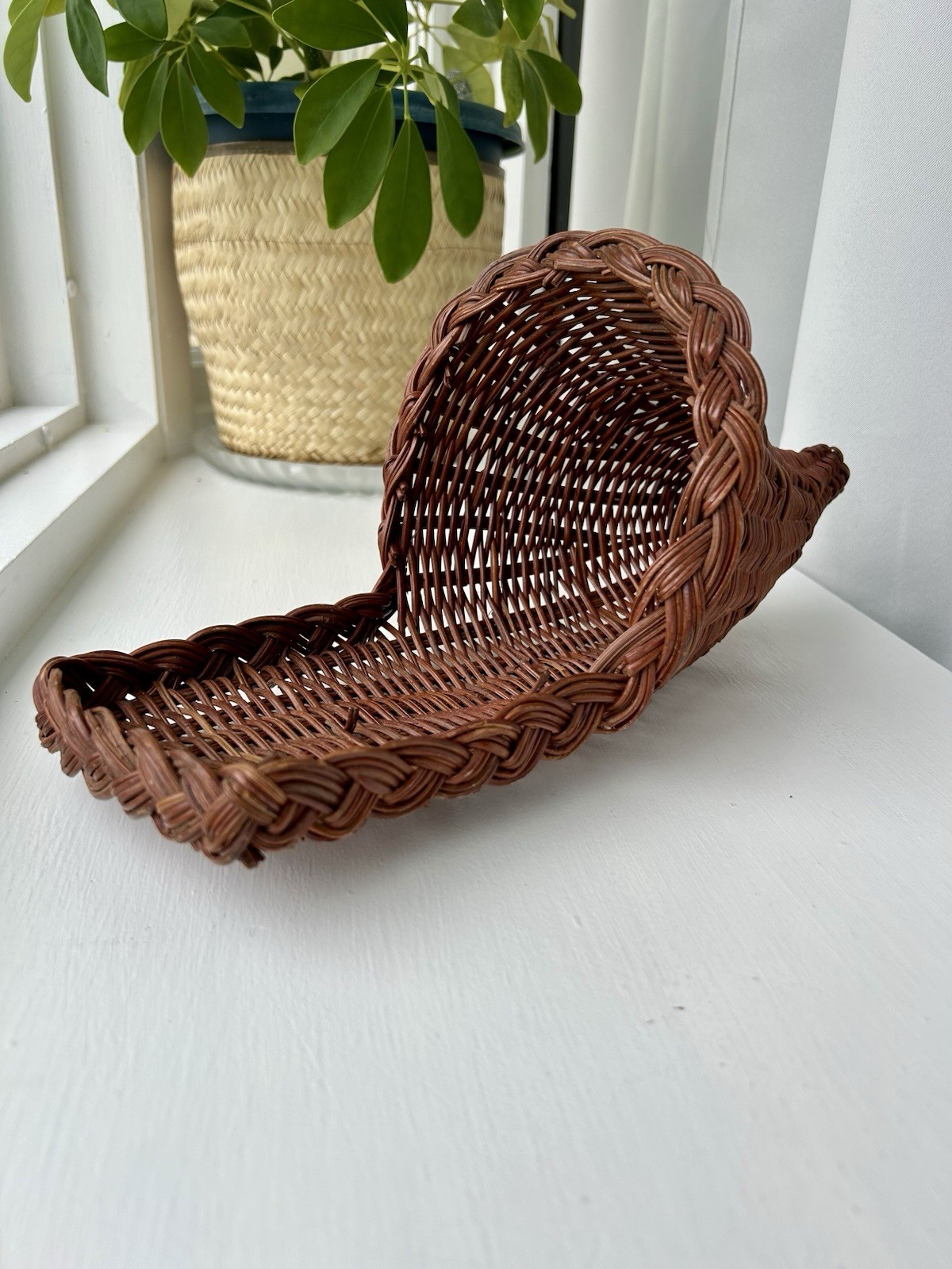 Vintage Wicker Cornucopia Horn of Plenty Woven Hanging Fall Thanksgiving 14” ✅ Vintage Wicker Cornucopia Horn of Plenty Woven Hanging Fall Thanksgiving 14” ✅