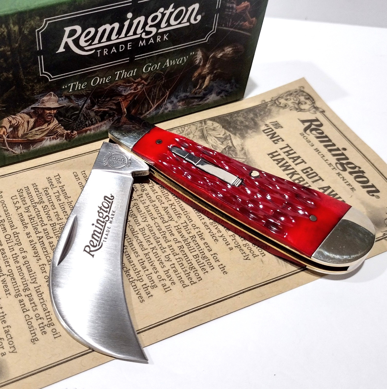 Remington USA 2023 UMC Hawkbill Bullet Red Jig Bone Pocket Knife NEW EDC R693 Remington USA 2023 UMC Hawkbill Bullet Red Jig Bone Pocket Knife NEW EDC R693