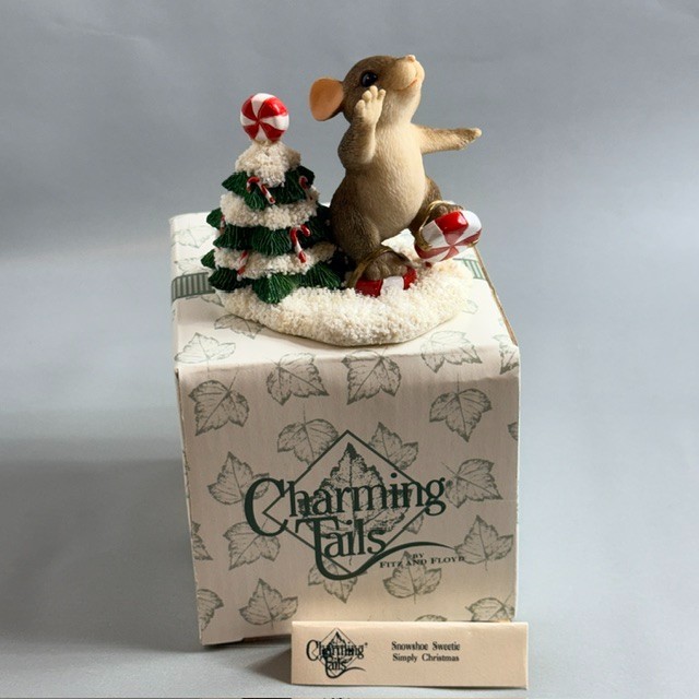 Vintage Charming Tails Figurine Mice Mouse Snowshoe Sweetie Anthropomorphic Fitz Vintage Charming Tails Figurine Mice Mouse Snowshoe Sweetie Anthropomorphic Fitz