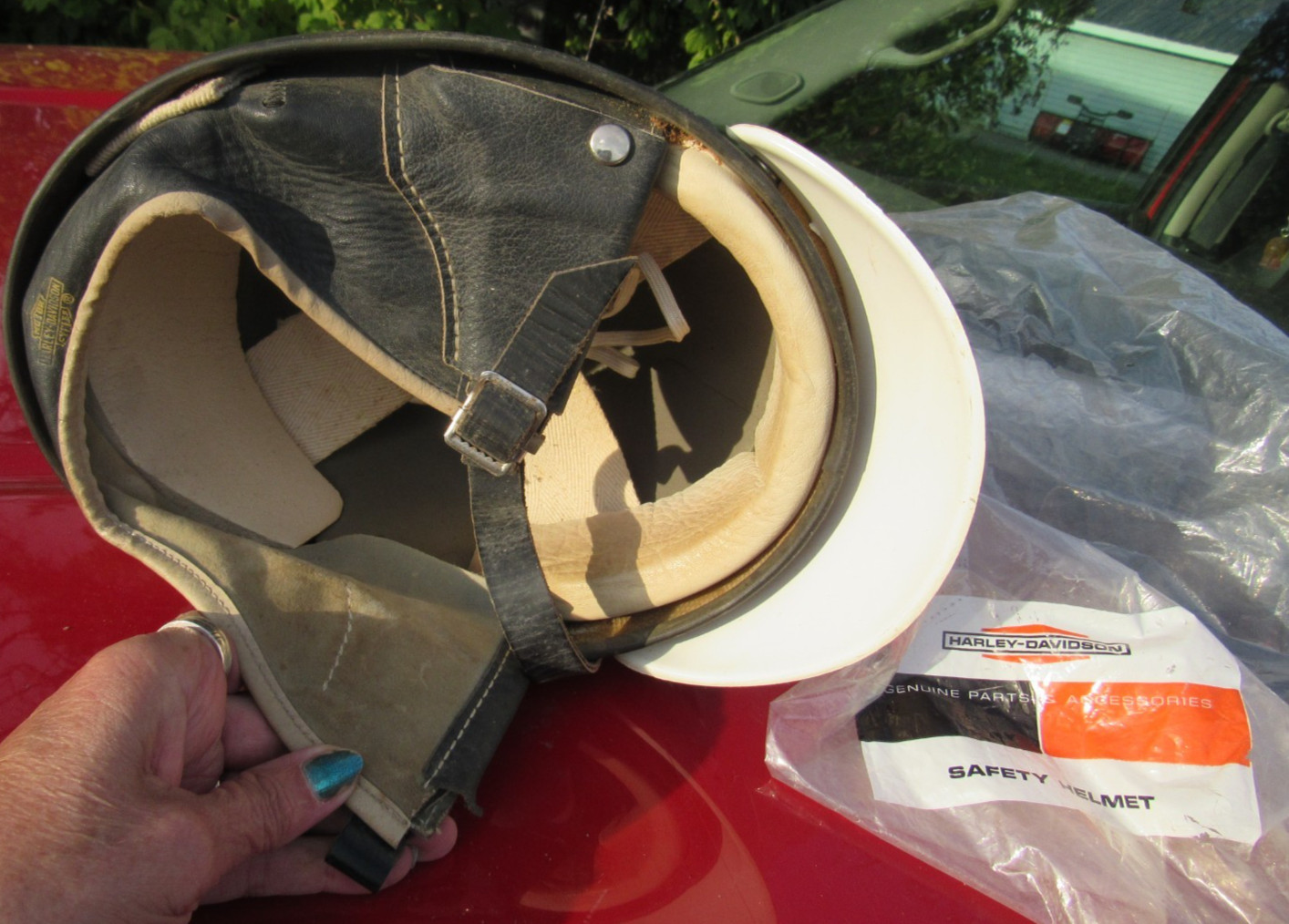 VINTAGE HARLEY DAVIDSON MOTORCYCLE HALF HELMET EARLY MCHAL ? ROAD RIDER BUCO ? VINTAGE HARLEY DAVIDSON MOTORCYCLE HALF HELMET EARLY MCHAL ? ROAD RIDER BUCO ?