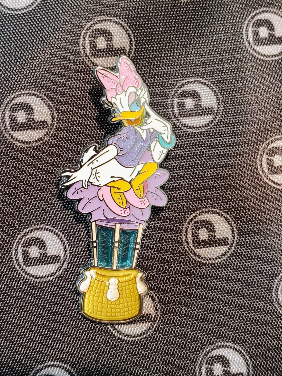 Disney Floating Down Main Street USA Daisy Duck Hot Air Balloon LE4000 Pin Disney Floating Down Main Street USA Daisy Duck Hot Air Balloon LE4000 Pin