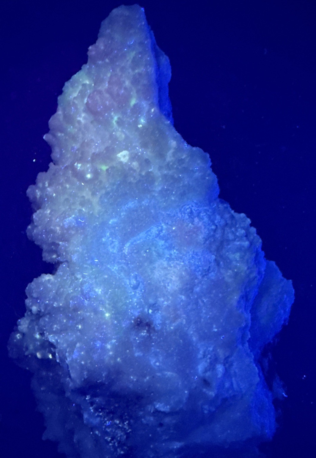 1 Lb Natural Grateful Dead Calcite SpecimenAmazing UV👀.Minerals,Collector 1 Lb Natural Grateful Dead Calcite SpecimenAmazing UV👀.Minerals,Collector