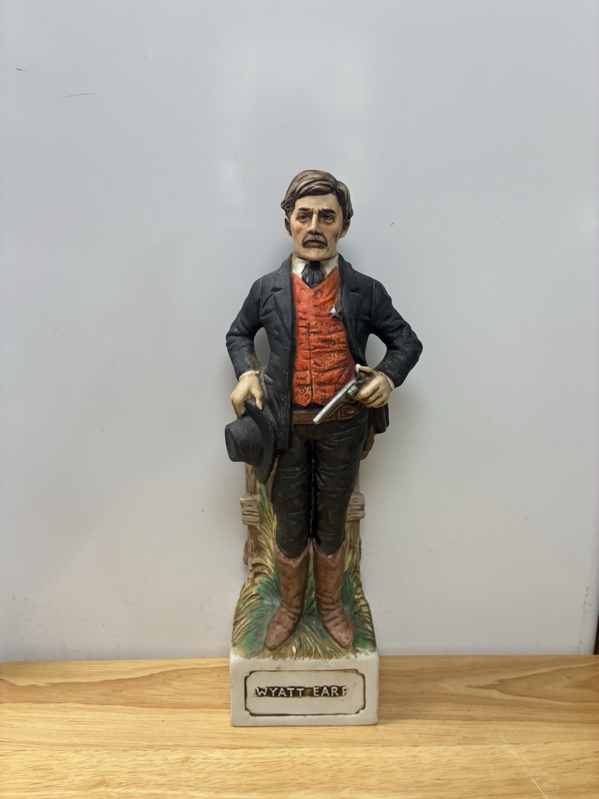 Vtg McCormick 1972 Wyatt Earp Of Gunfighters Series Decanter Empty Vtg McCormick 1972 Wyatt Earp Of Gunfighters Series Decanter Empty
